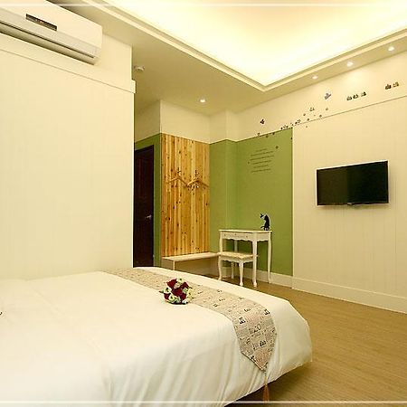 Bear Giant Castle Apartment Kota Hualien Bagian luar foto
