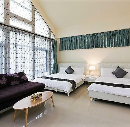 Bear Giant Castle Apartment Kota Hualien Bagian luar foto
