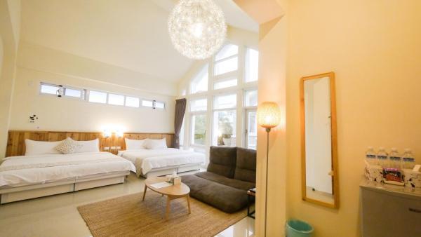 Bear Giant Castle Apartment Kota Hualien Bagian luar foto