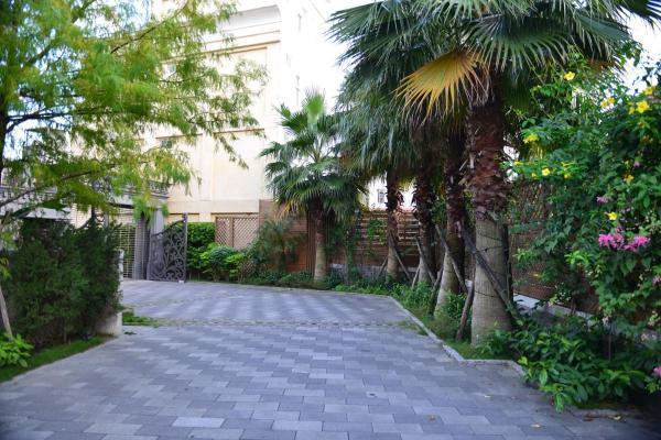Bear Giant Castle Apartment Kota Hualien Bagian luar foto