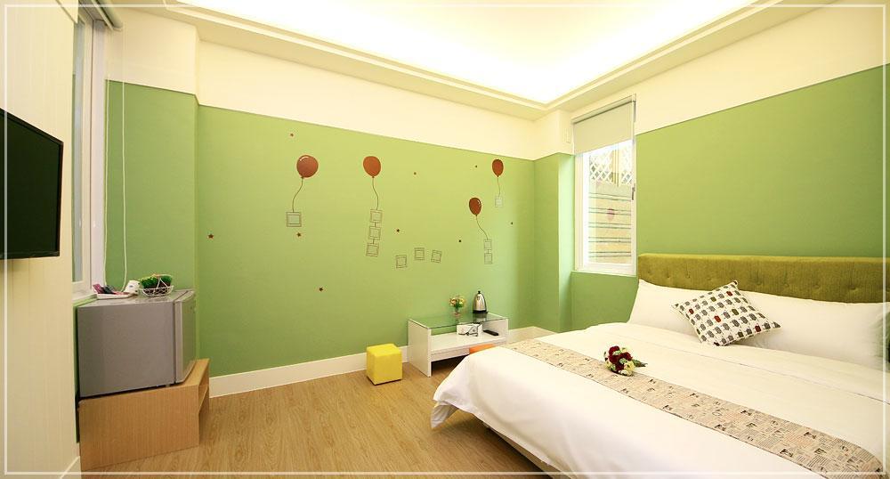 Bear Giant Castle Apartment Kota Hualien Bagian luar foto