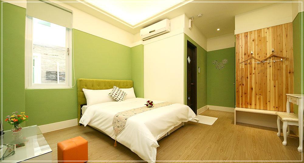 Bear Giant Castle Apartment Kota Hualien Bagian luar foto