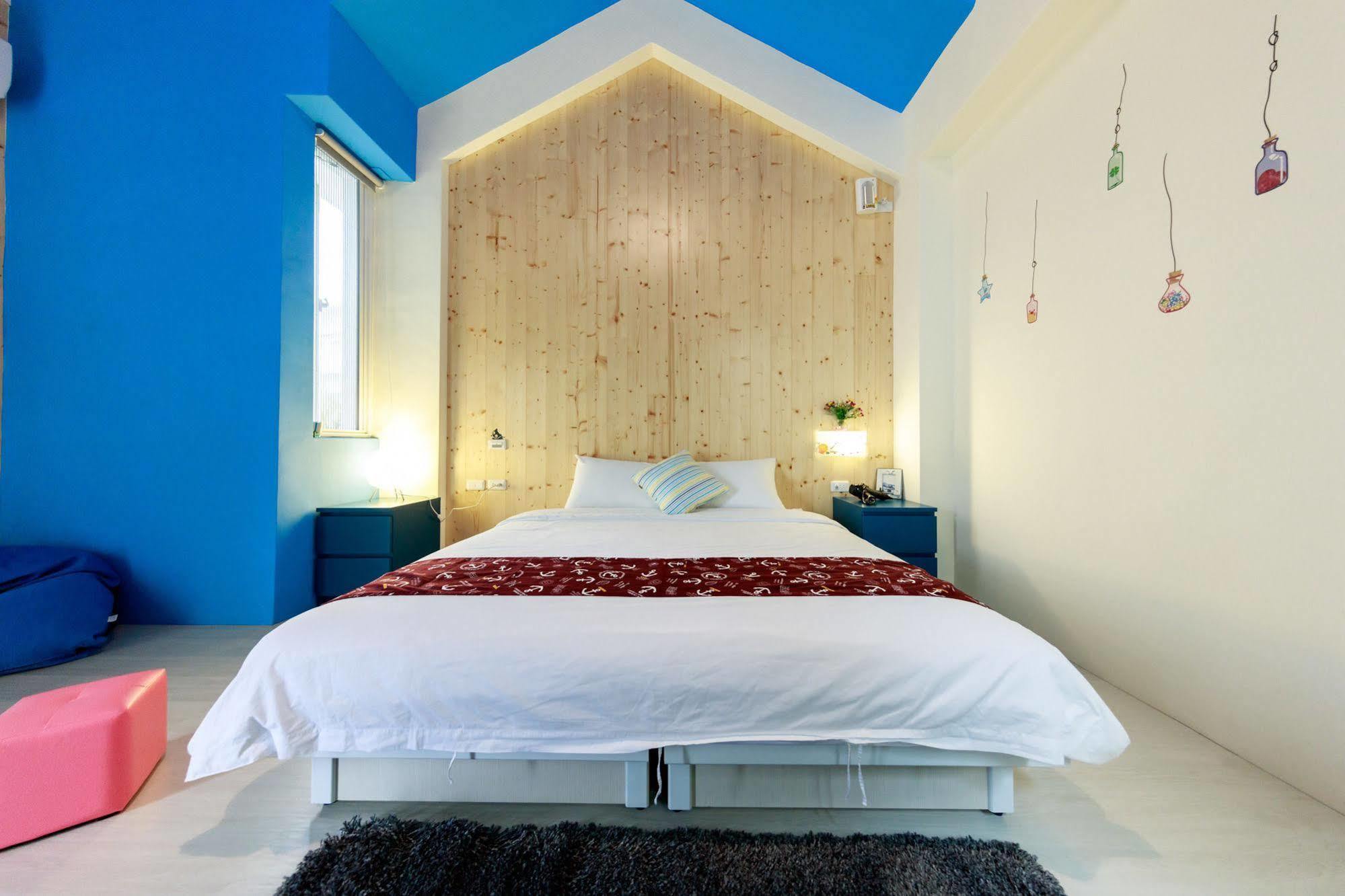 Bear Giant Castle Apartment Kota Hualien Bagian luar foto