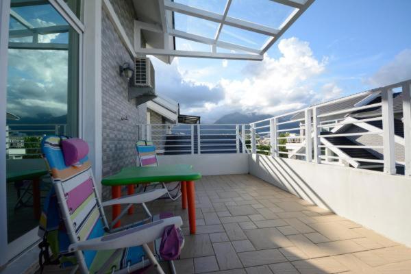 Bear Giant Castle Apartment Kota Hualien Bagian luar foto