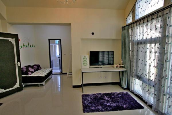 Bear Giant Castle Apartment Kota Hualien Bagian luar foto