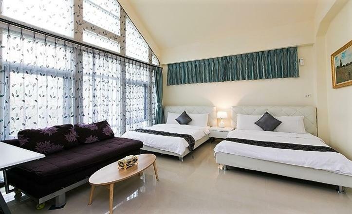 Bear Giant Castle Apartment Kota Hualien Bagian luar foto