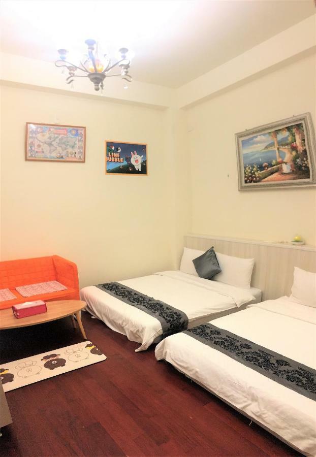 Bear Giant Castle Apartment Kota Hualien Bagian luar foto