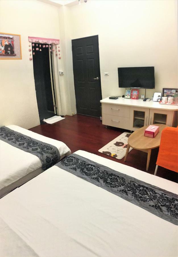 Bear Giant Castle Apartment Kota Hualien Bagian luar foto