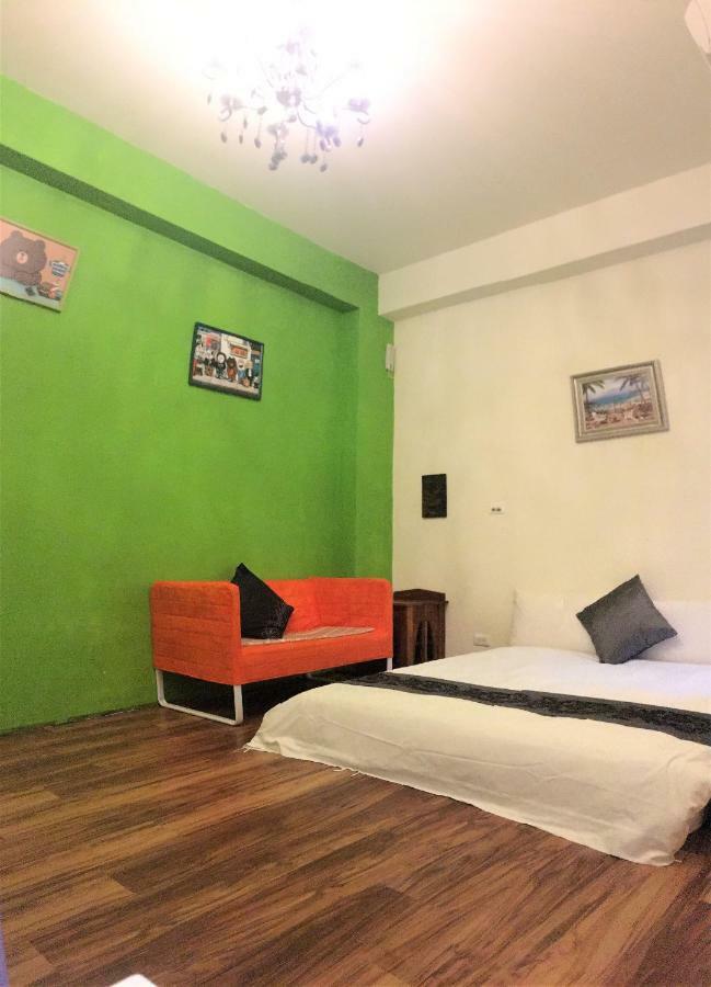 Bear Giant Castle Apartment Kota Hualien Bagian luar foto
